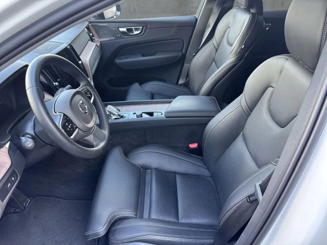 Volvo XC60 AWD Dark Plus T6