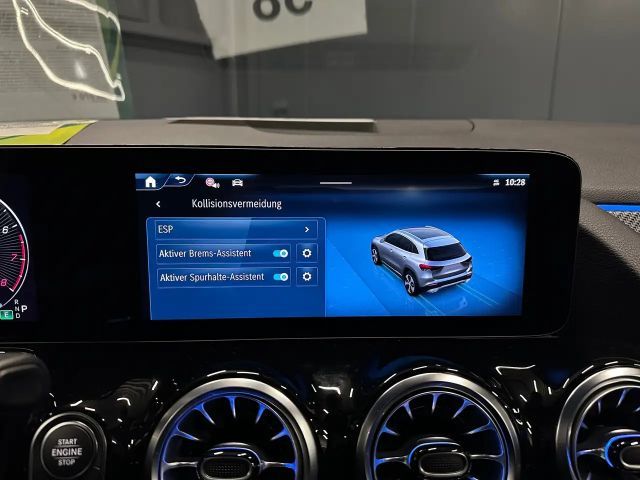 Mercedes-Benz GLA 200 AMG Line