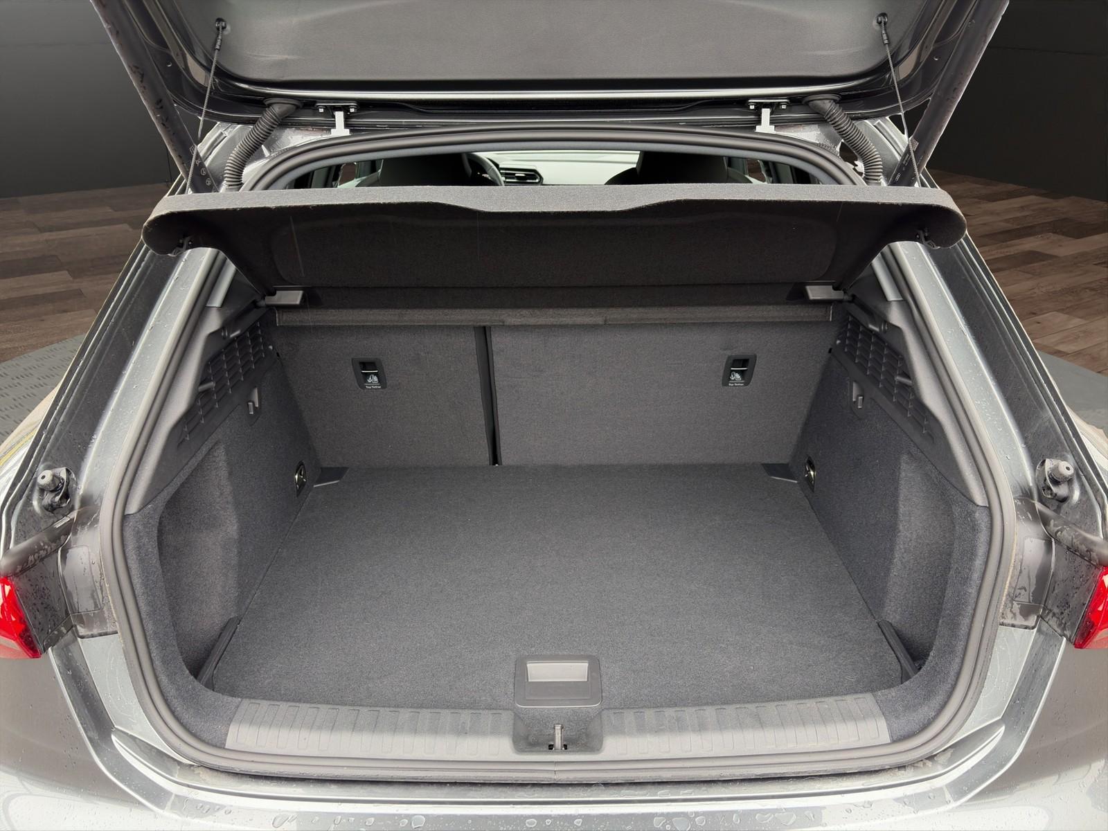 Audi A3 30 TFSI S-Line Sedan Sportback