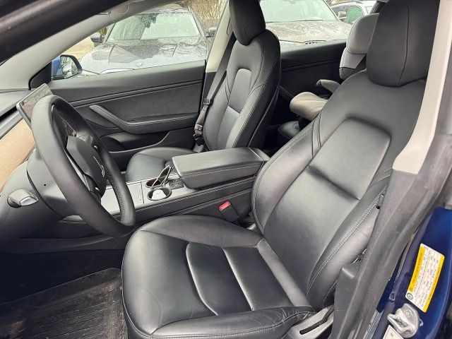 Tesla Model 3 AWD Performance