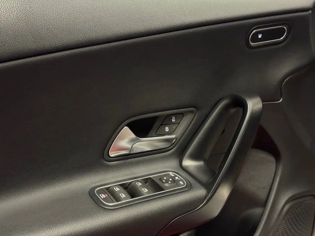 Mercedes-Benz CLA 200 CLA 200 d