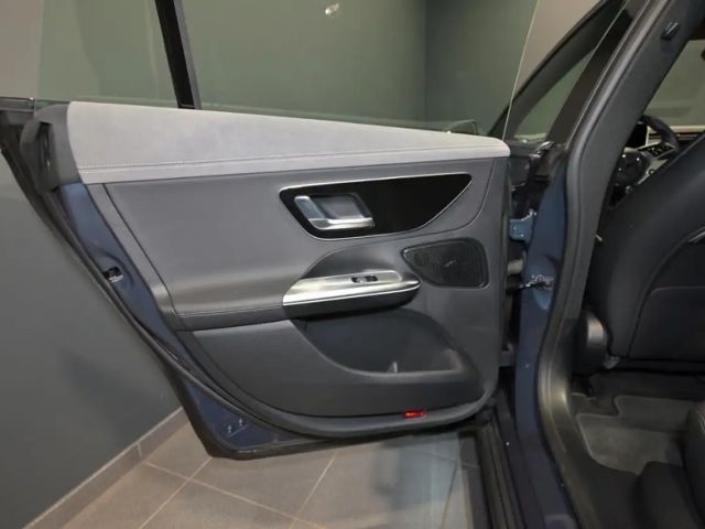 Mercedes-Benz EQE 300 Advanced Sedan