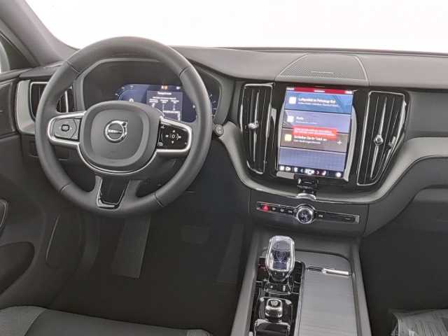 Volvo XC60 AWD Dark Plus