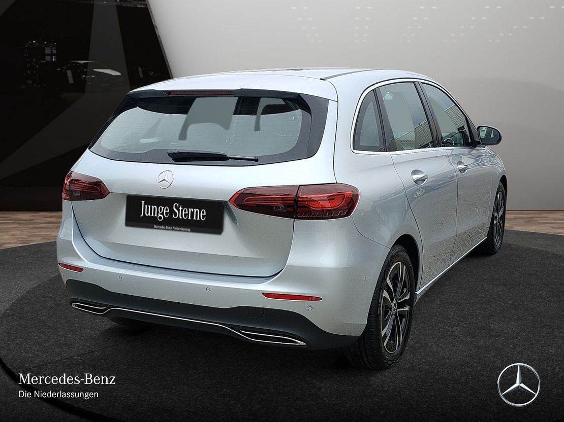 Mercedes-Benz B 200 Sedan