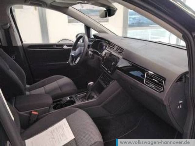 Volkswagen Touran 1.5 TSI DSG R-Line