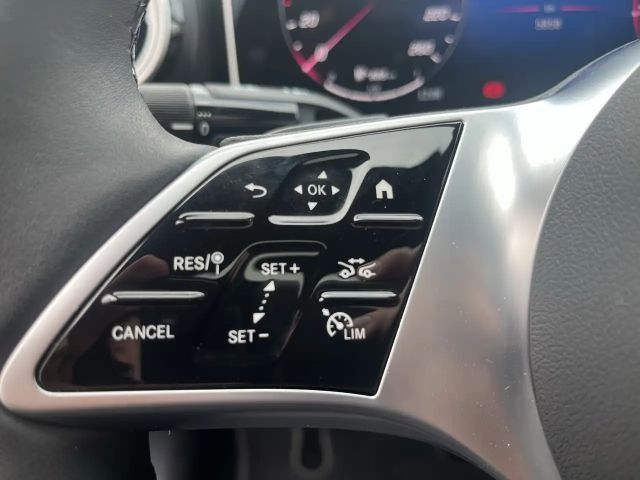 Mercedes-Benz C 180 AVANTGARDE Sedan