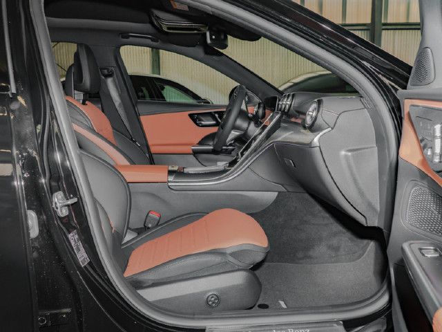 Mercedes-Benz C 200 AMG Line Sedan