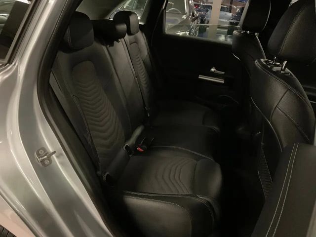 Mercedes-Benz B 200 B 200 d Progressive