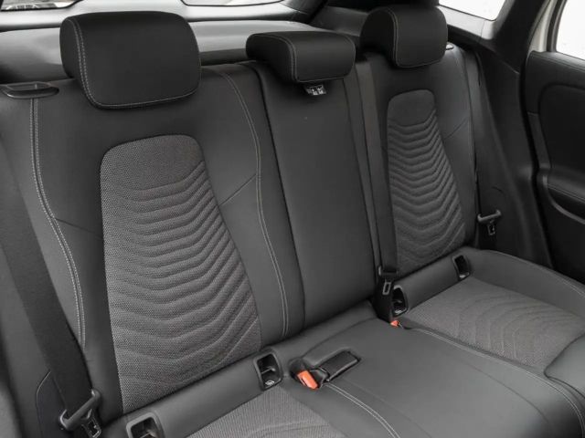 Mercedes-Benz GLA 180 Progressive