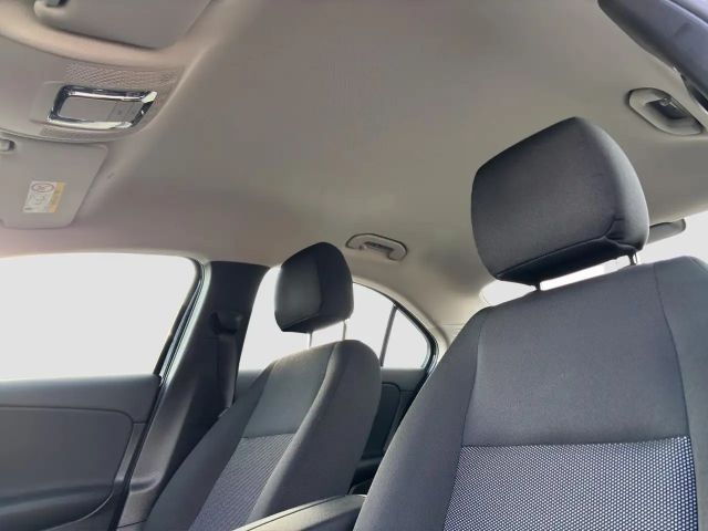 Mercedes-Benz A 250 A 250 e