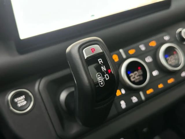 Land Rover Defender 110