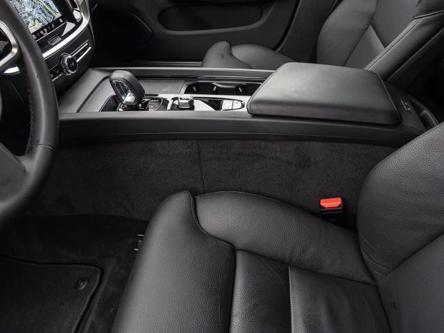 Volvo V60 Cross Country AWD Plus