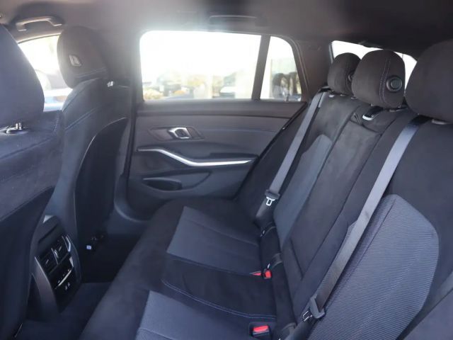 BMW 330 330e M-Sport Touring