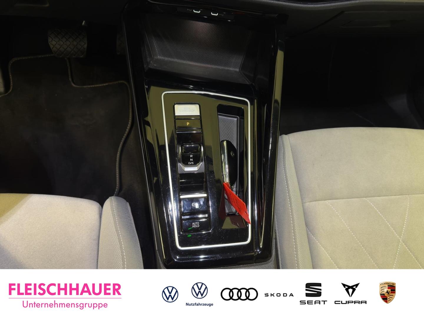 Volkswagen Golf 1.5 eTSI Golf VIII Style