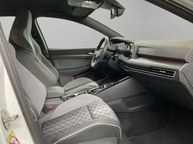 Volkswagen Golf 1.5 eTSI DSG Golf VIII R-Line