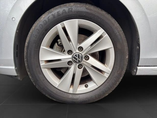 Volkswagen Golf 1.5 eTSI DSG Life Variant
