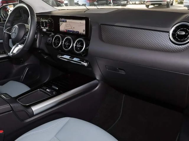 Mercedes-Benz B 200 TOTWINKEL+DISTRONIC+KAMERA+MBUX+LED+17"