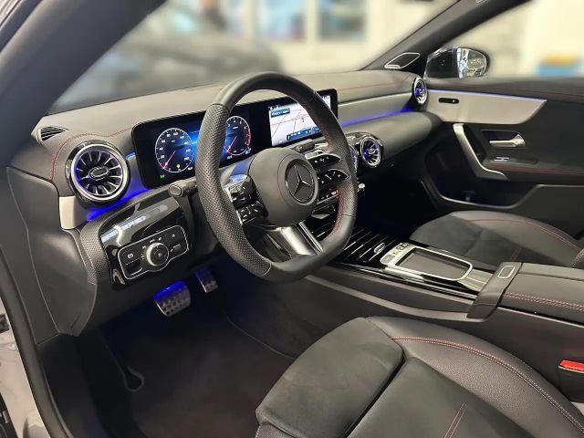 Mercedes-Benz CLA 200 AMG Line Coupé