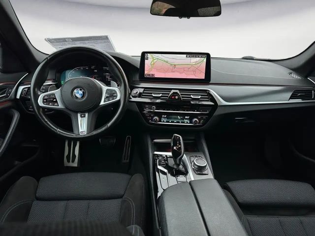 BMW 520 520d M-Sport Sedan xDrive