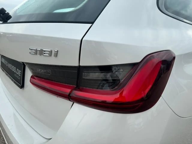 BMW 318 iAT  +HUD+ADAPTIVE-LED+ACC+NAVI+SHZ+DAB+MFL+