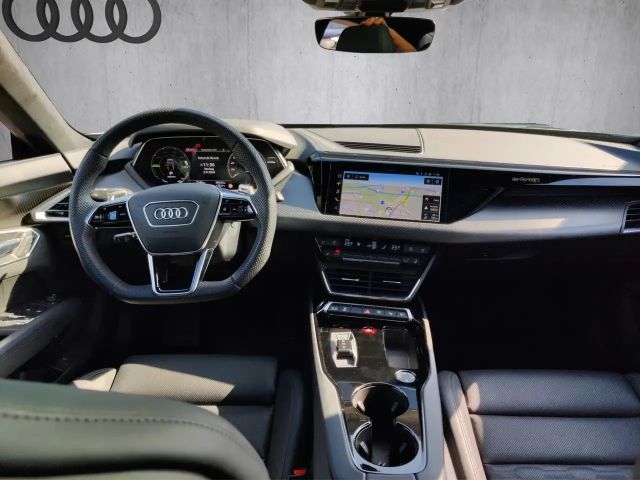 Audi e-tron GT *