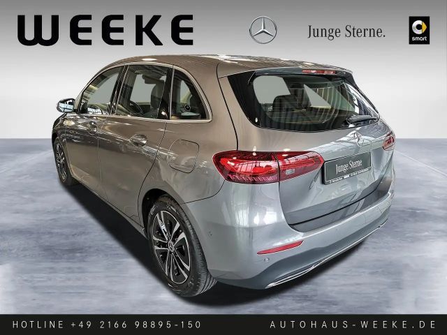 Mercedes-Benz B 180 Progressive Sedan