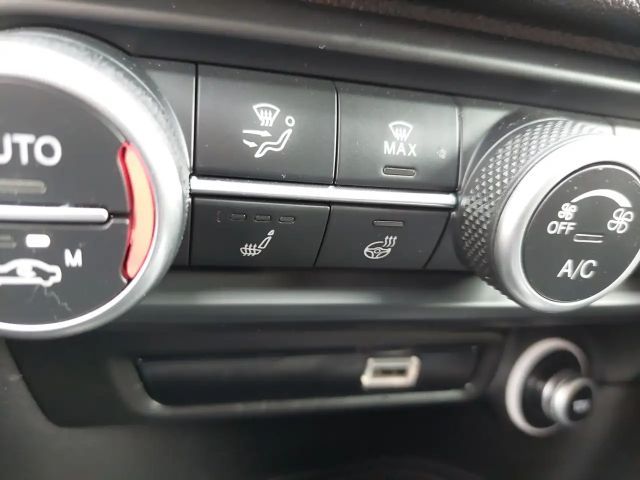 Alfa Romeo Giulia AT8 Q4 TI