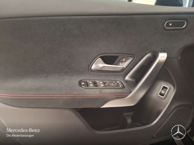 Mercedes-Benz A 250 A 250 e AMG Line