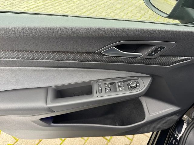 Volkswagen Golf 2.0 TSI Golf VIII Style