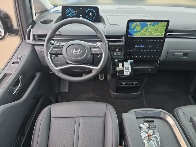 Hyundai Staria Signature