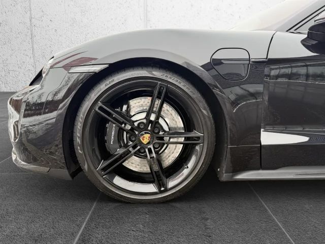 Porsche Taycan Turbo