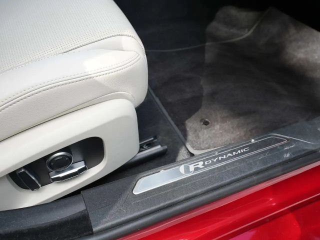 Jaguar XE D200 R-Dynamic S