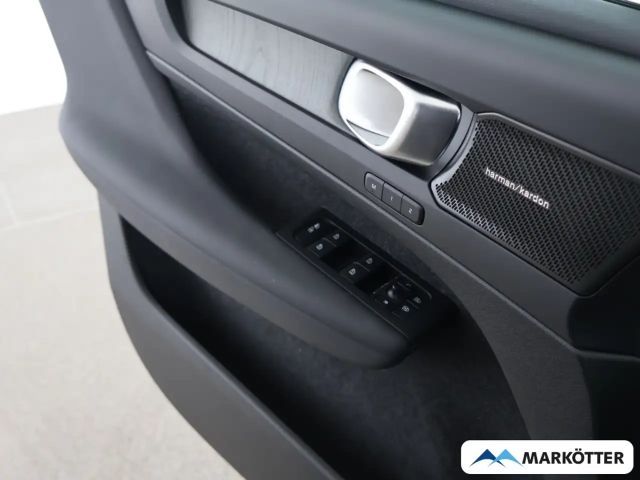 Volvo XC40 Dark Plus