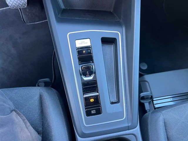 Volkswagen Golf 1.5 eTSI DSG Life