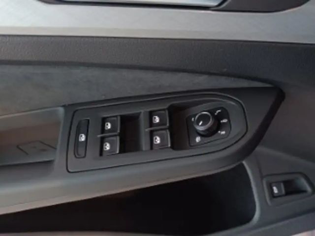 Volkswagen Golf Business DSG Variant