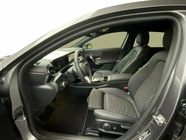 Mercedes-Benz A 200 A 200 d