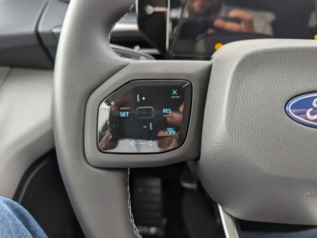 Ford Explorer Extended range RWD