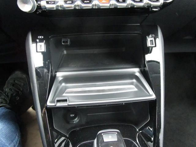 Peugeot E-2008 Active Pack