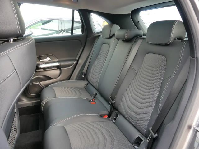 Mercedes-Benz GLA 180 Progressive