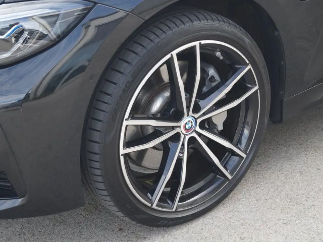 BMW 330 330e Touring xDrive