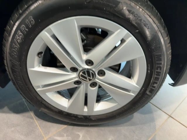 Volkswagen Golf 1.5 eTSI DSG Golf VIII Life