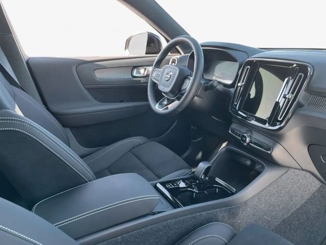 Volvo XC40 Dark Plus