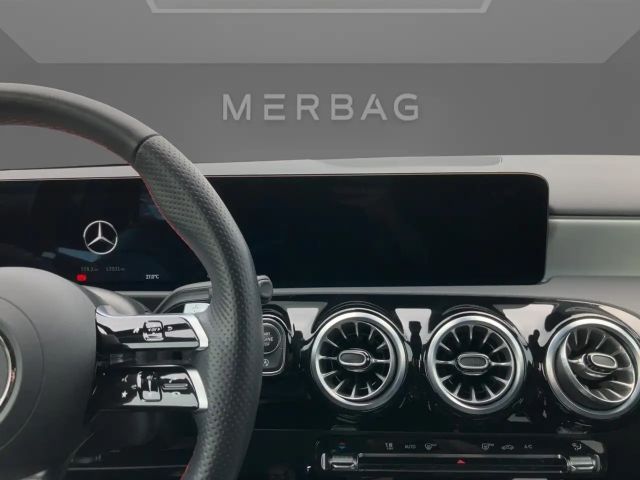 Mercedes-Benz A 180 AMG Line