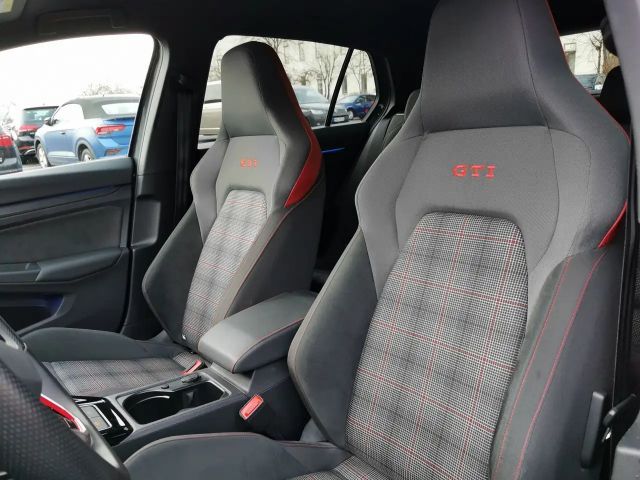 Volkswagen Golf 2.0 TSI GTI