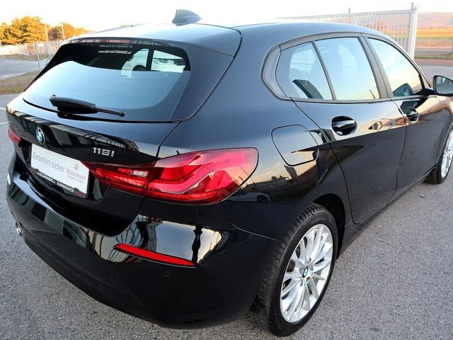 BMW 118 118i Sedan