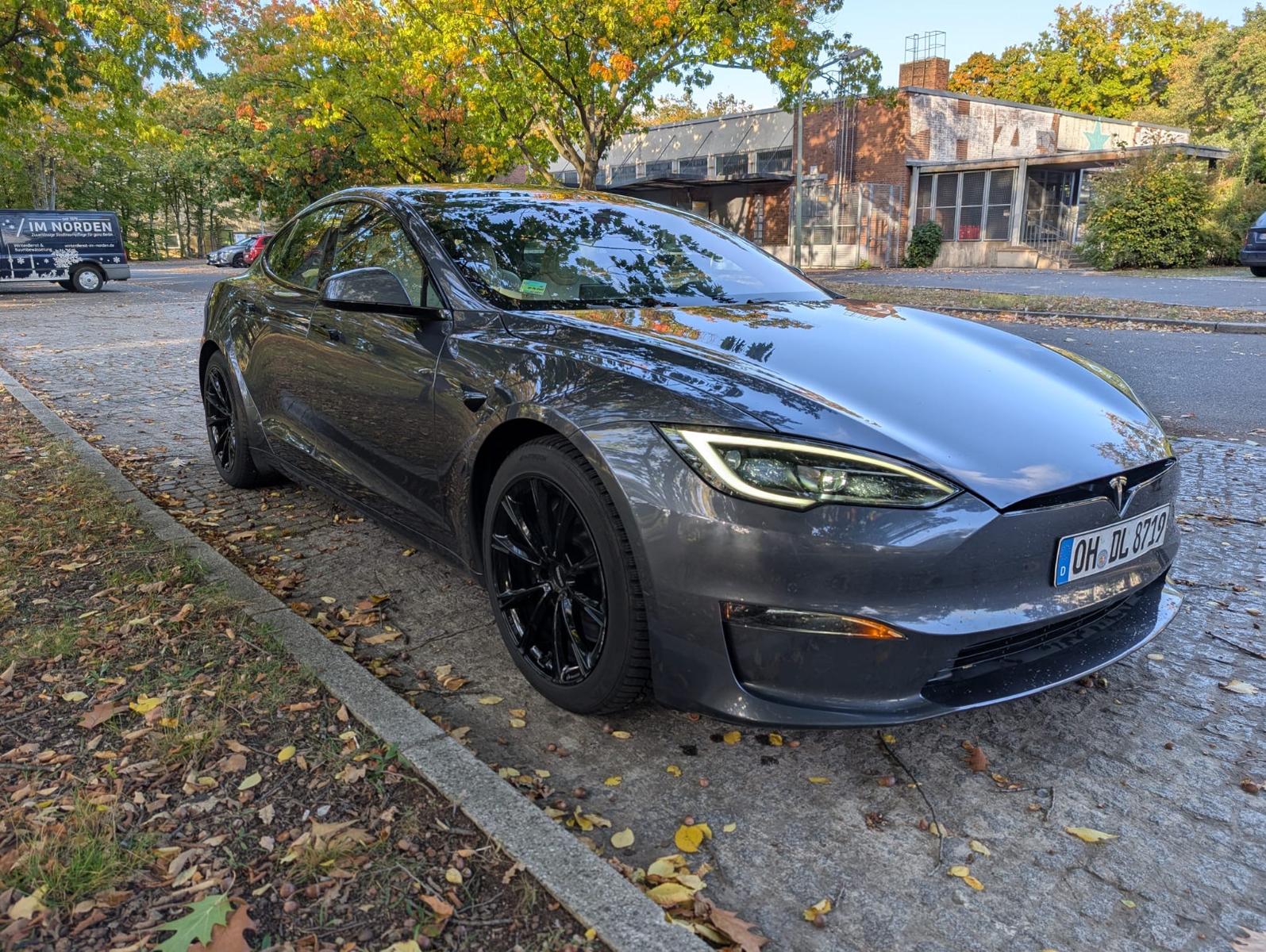 Tesla Model S Long Range