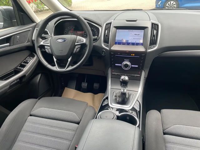 Ford Galaxy Titanium