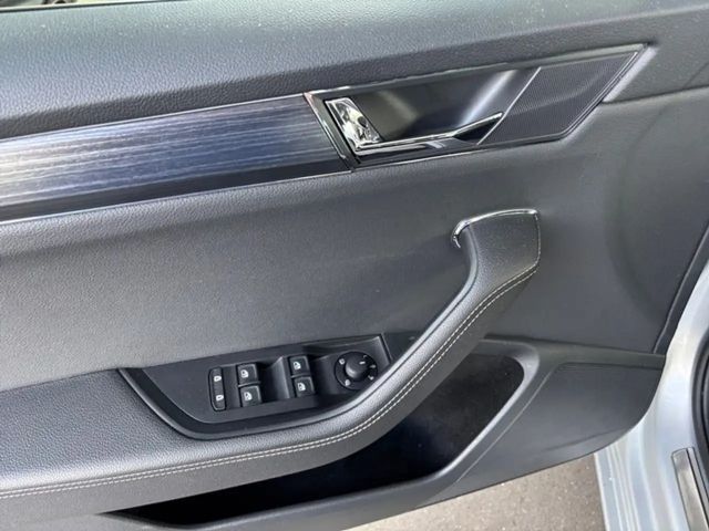 Skoda Superb 2.0 TDI Combi Style Style