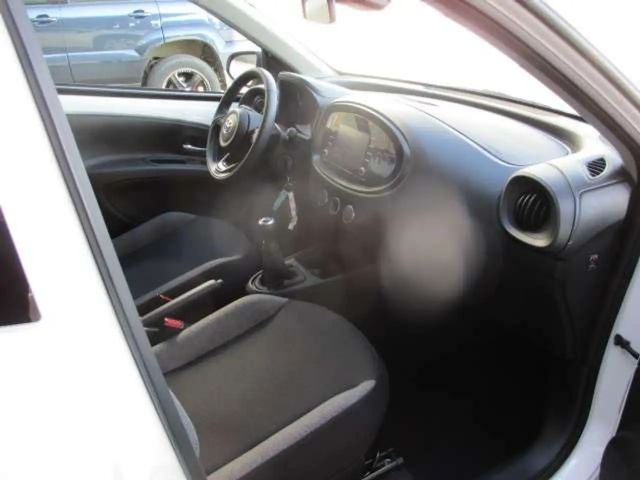 Toyota Aygo Hatchback Play VVT-i