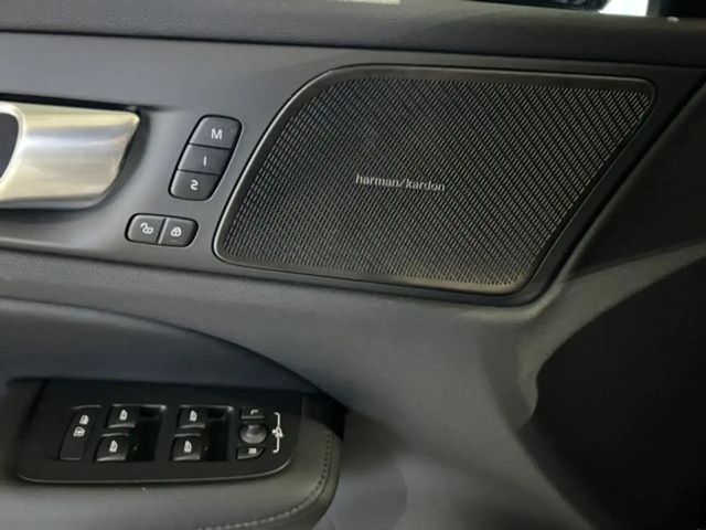 Volvo V60 AWD Dark Plus Recharge T6